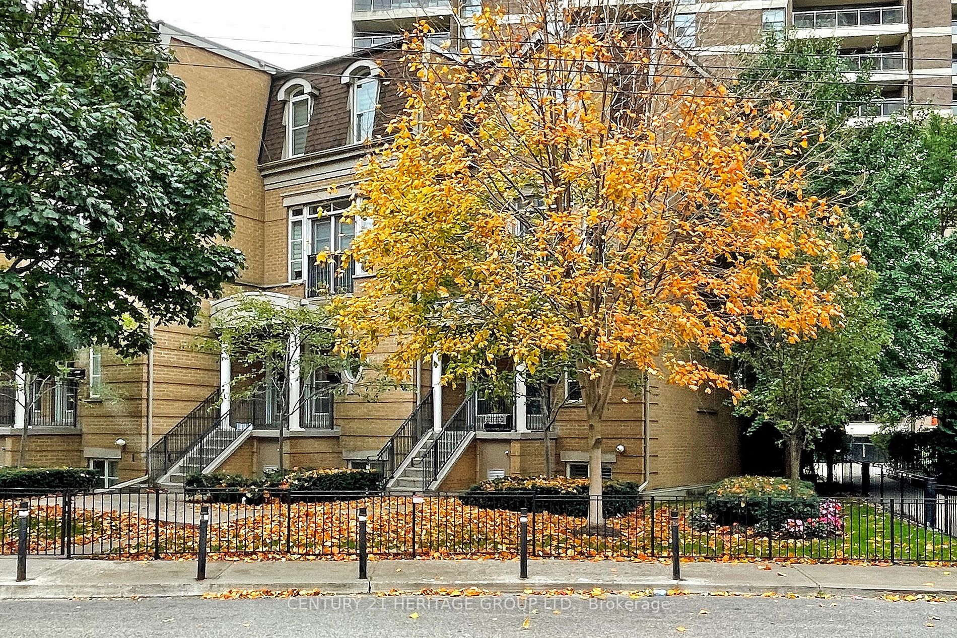 83 Pleasant Blvd, #10
