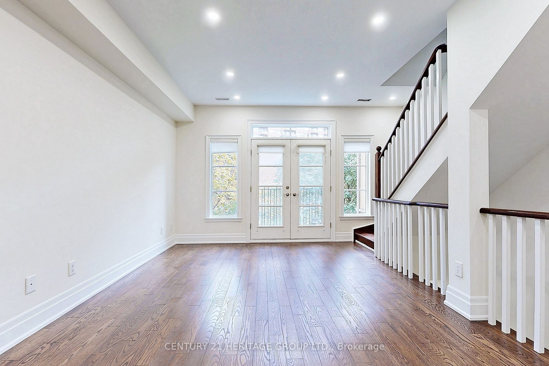 83 Pleasant Blvd, #10