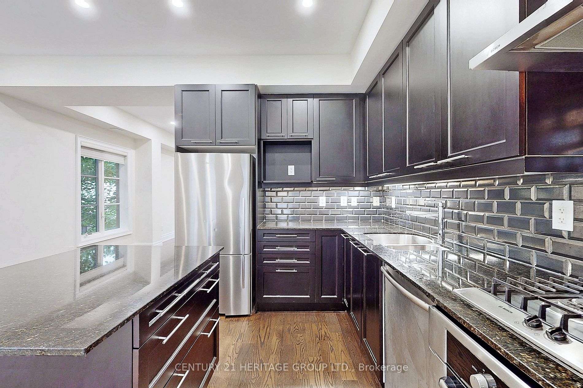 83 Pleasant Blvd, #10