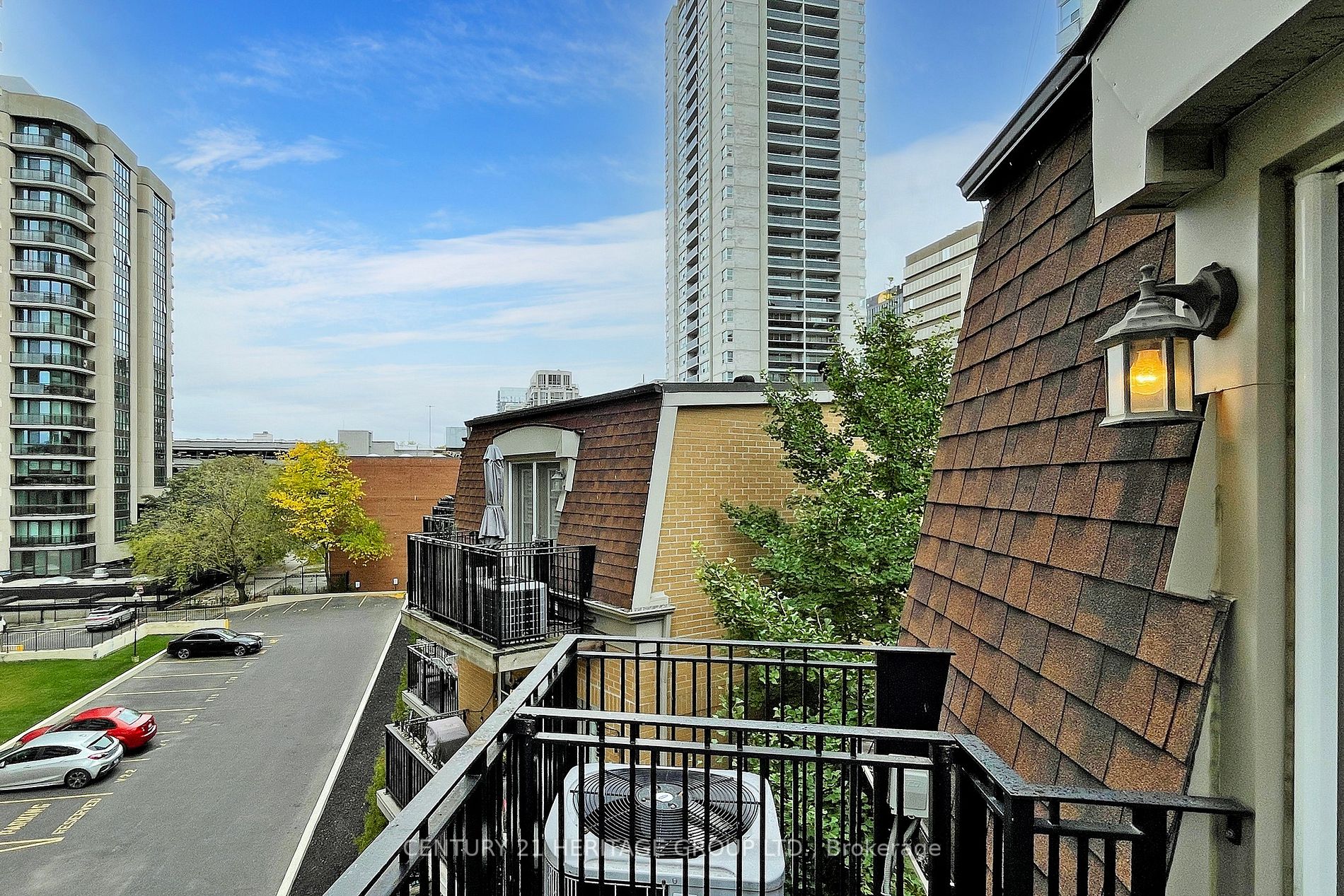 83 Pleasant Blvd, #10