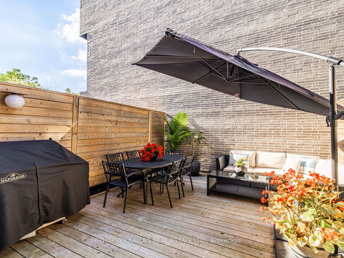 536B Eglinton Ave E