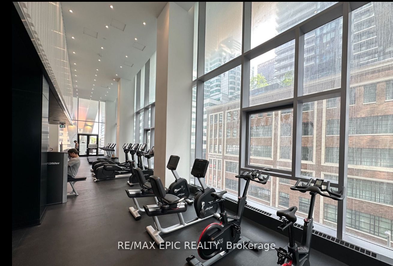 357 King Street W, #4003