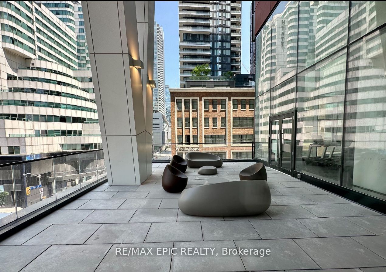 357 King Street W, #4003