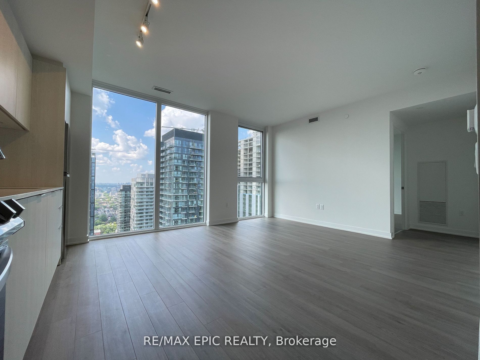 357 King Street W, #4003