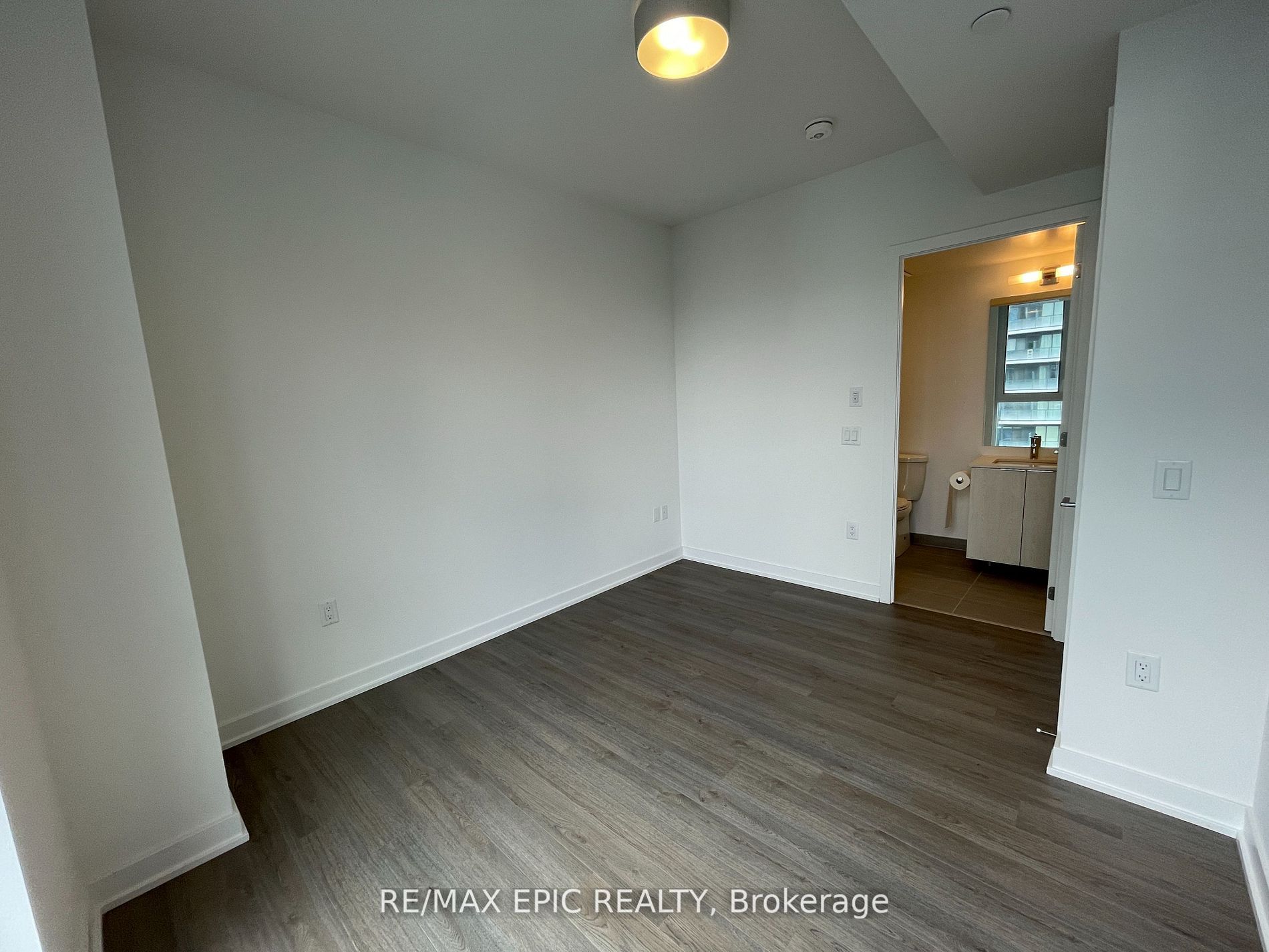 357 King Street W, #4003