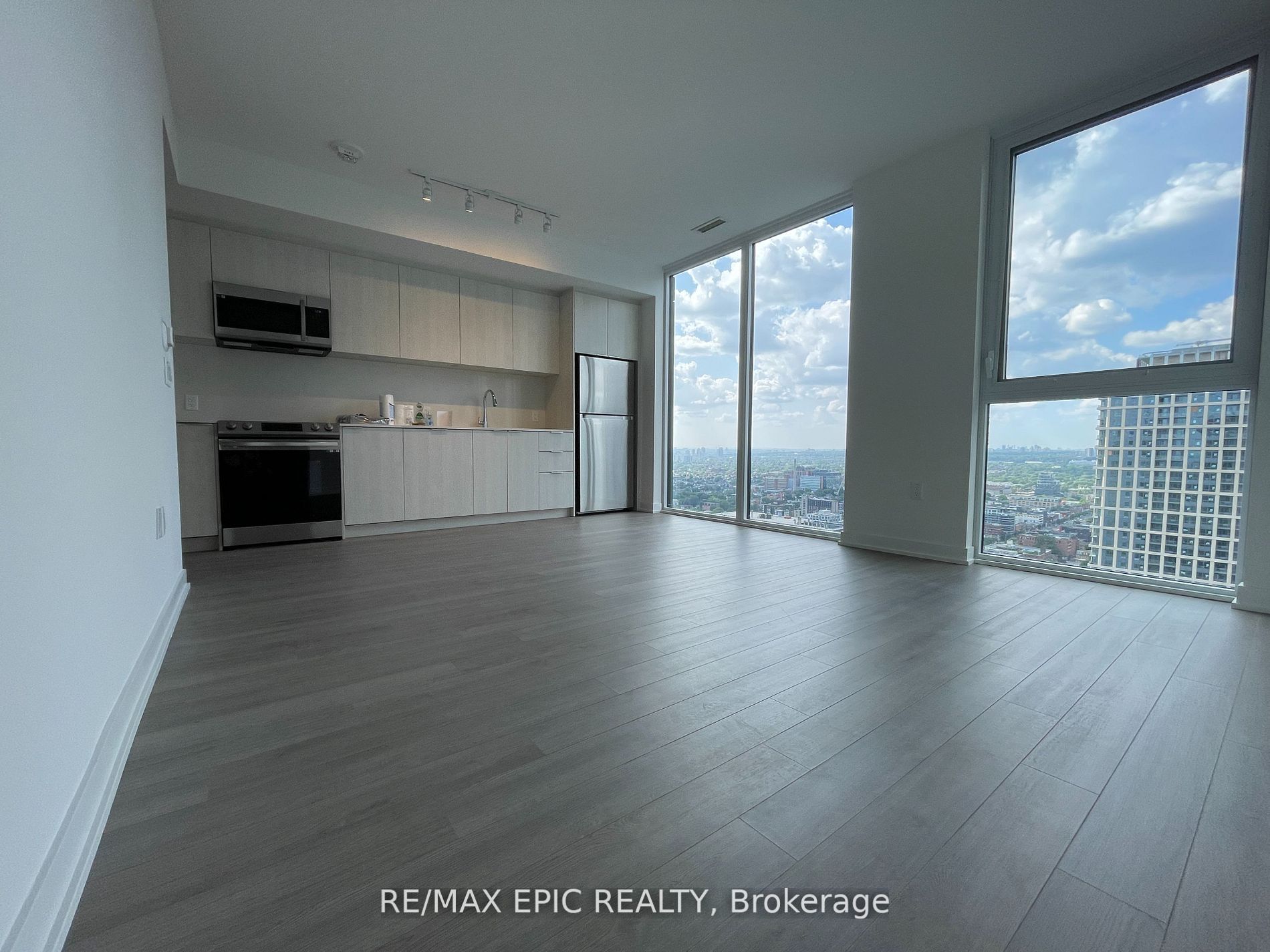 357 King Street W, #4003