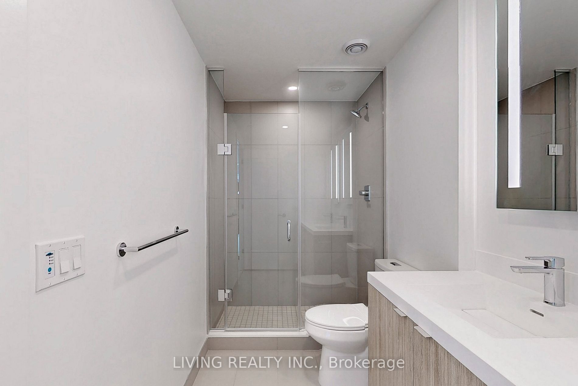 30 Inn On The Park Drive, #222