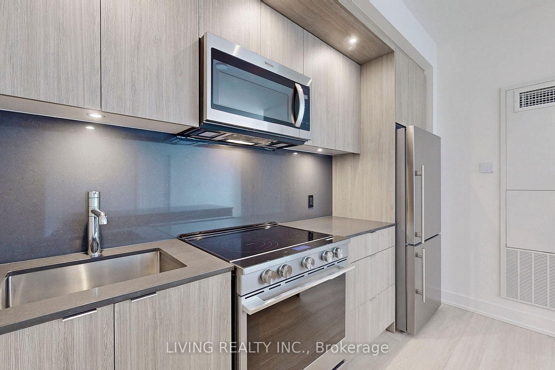 30 Inn On The Park Drive, #222