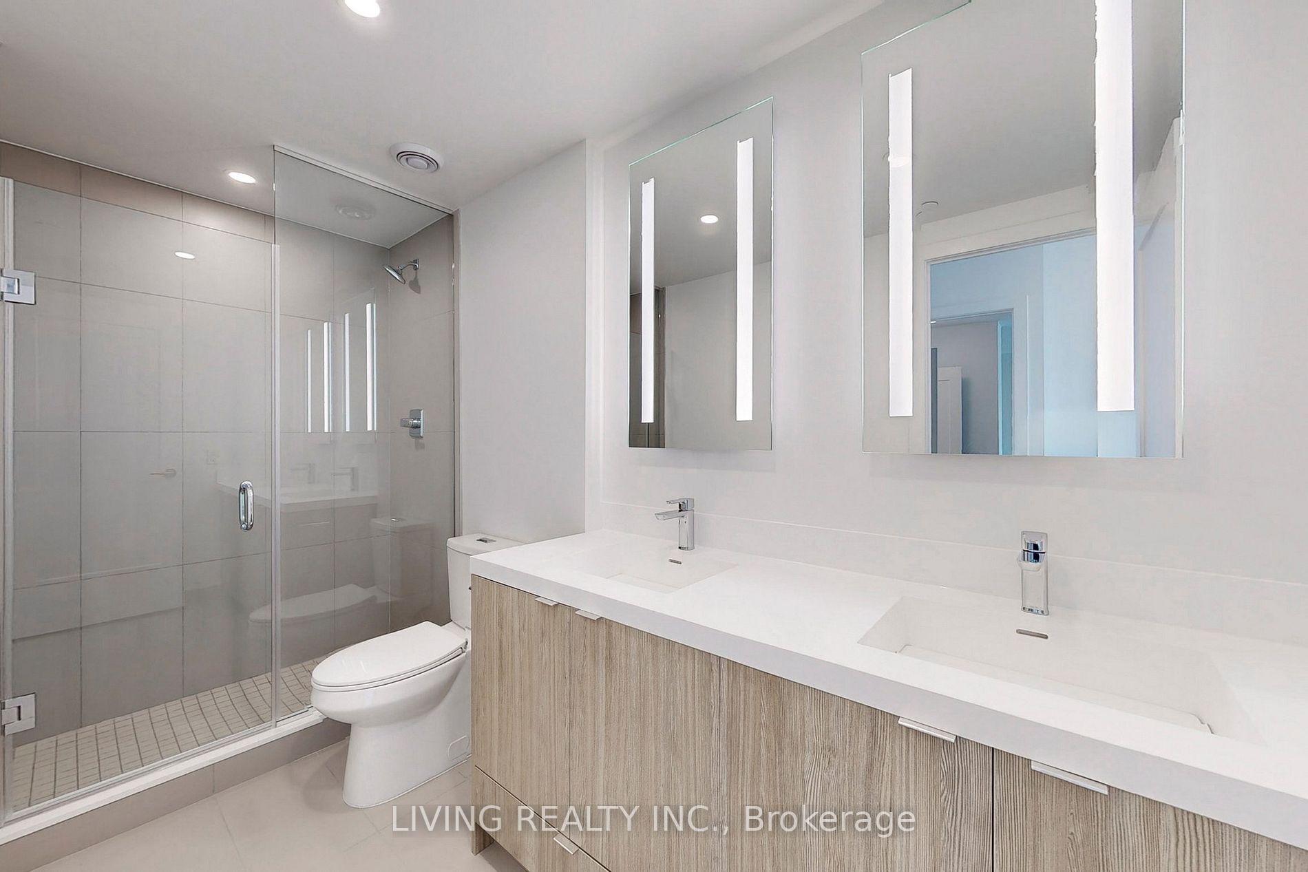 30 Inn On The Park Drive, #222