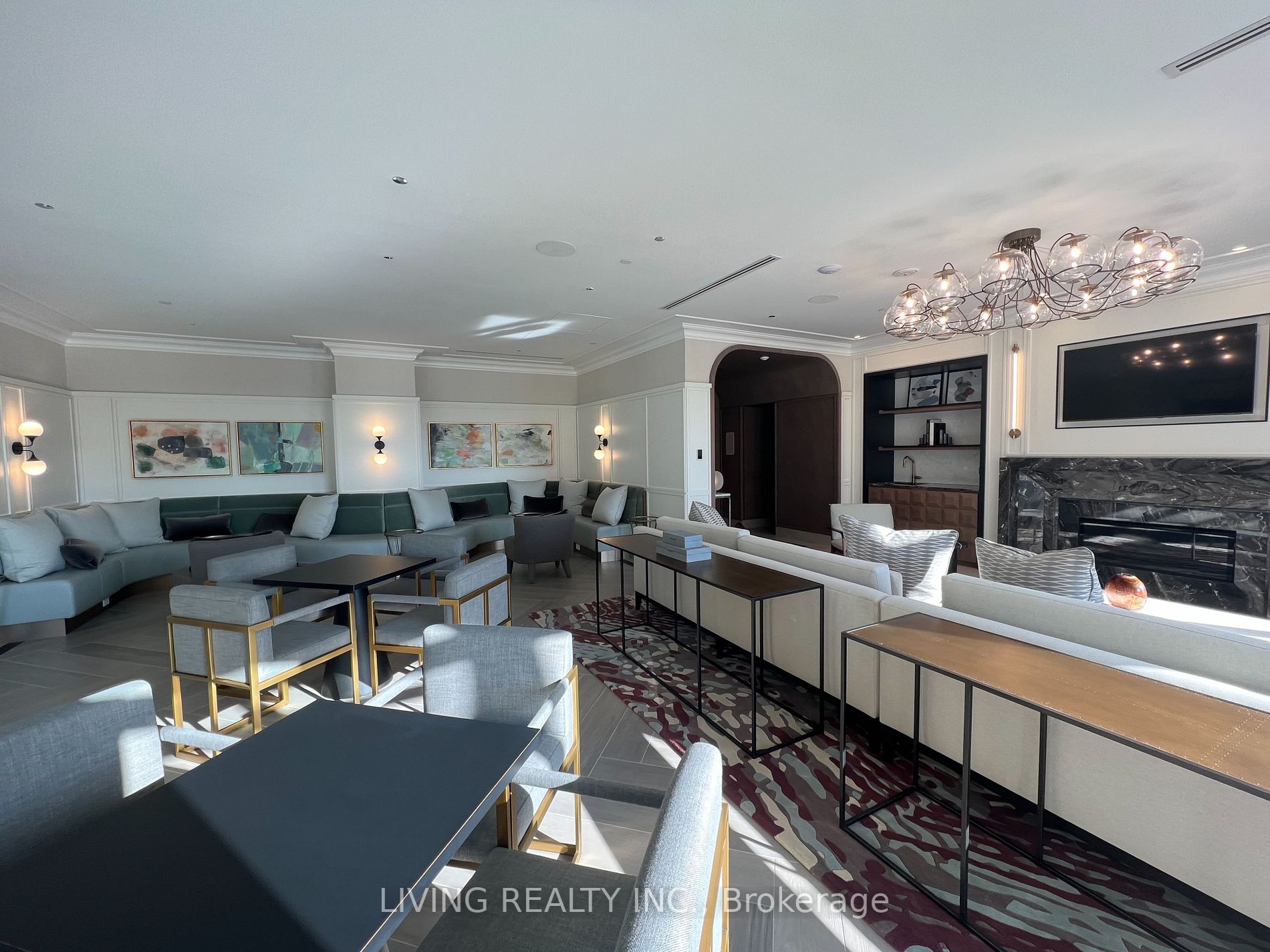 30 Inn On The Park Drive, #222