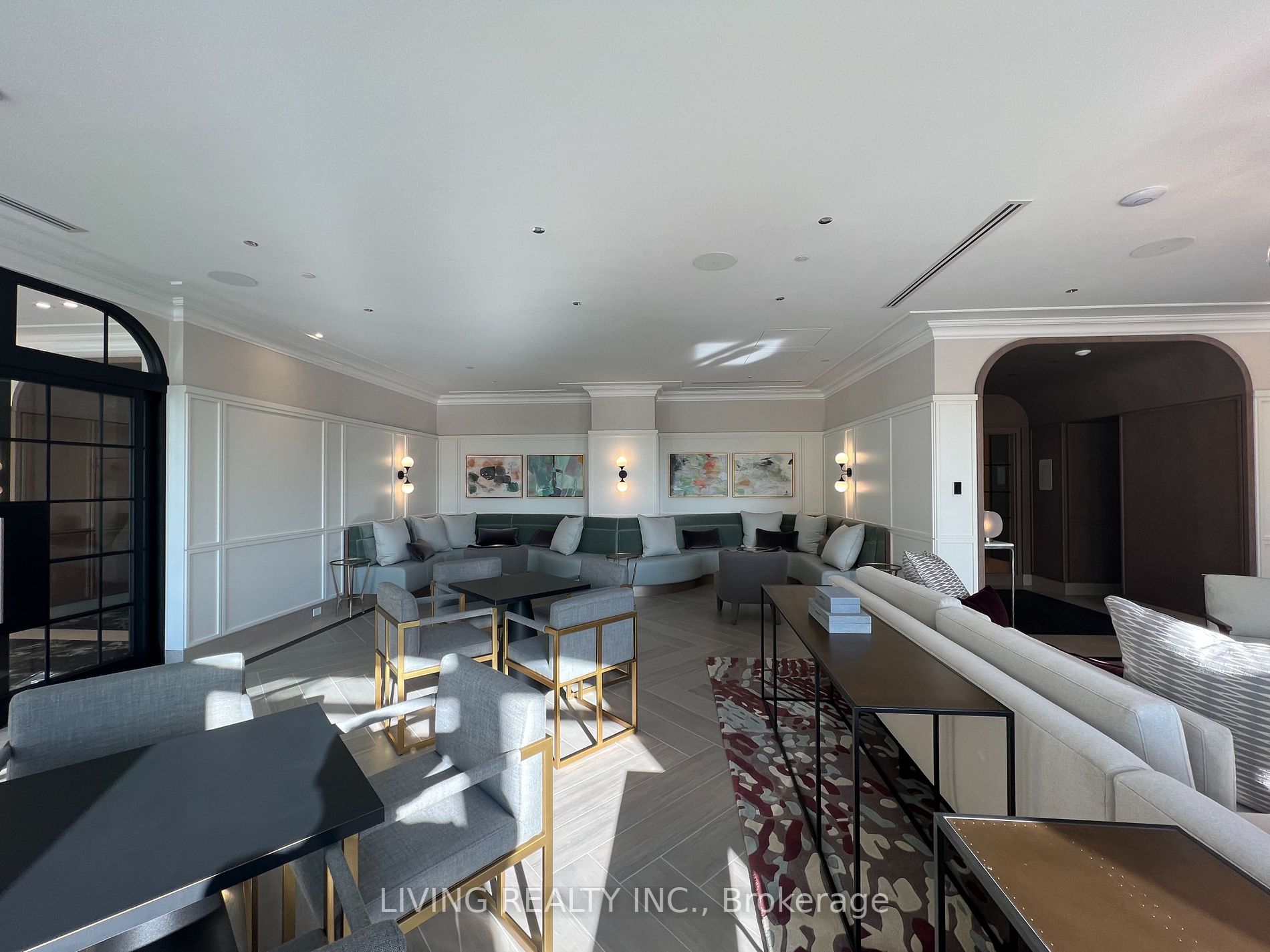 30 Inn On The Park Drive, #222