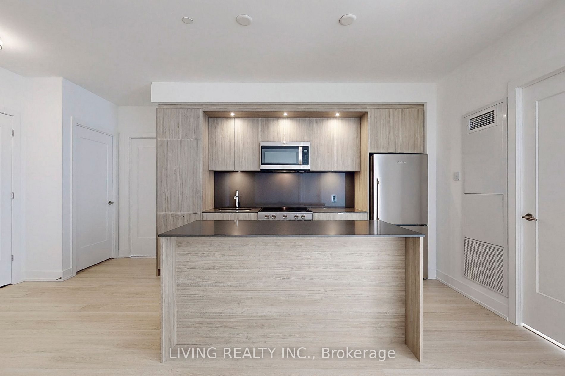 30 Inn On The Park Drive, #222