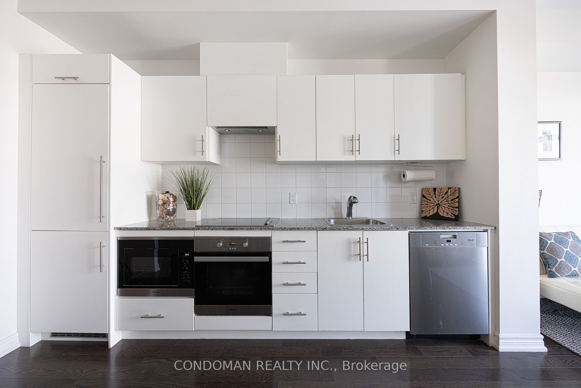 23 Glebe Road W, #515