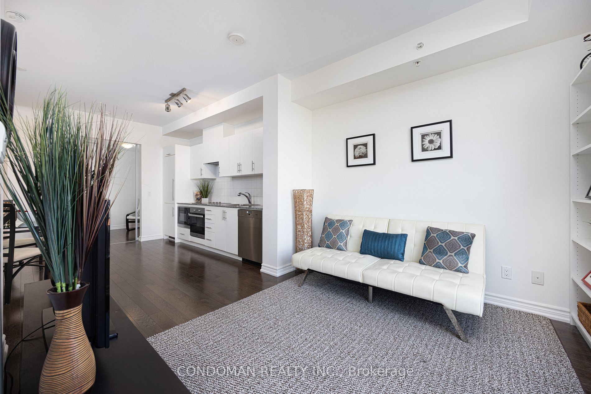 23 Glebe Road W, #515