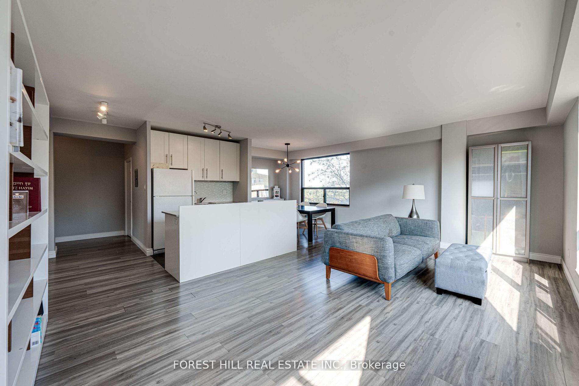 740 Eglinton Ave, #507