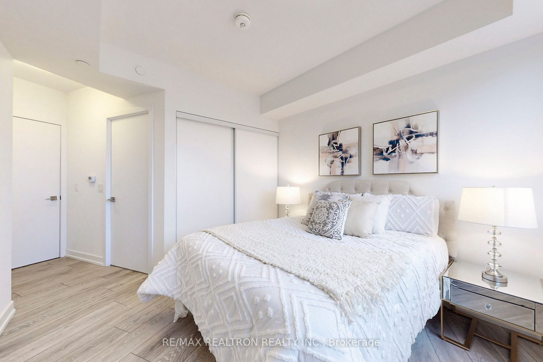 159 Wellesley St E, #908