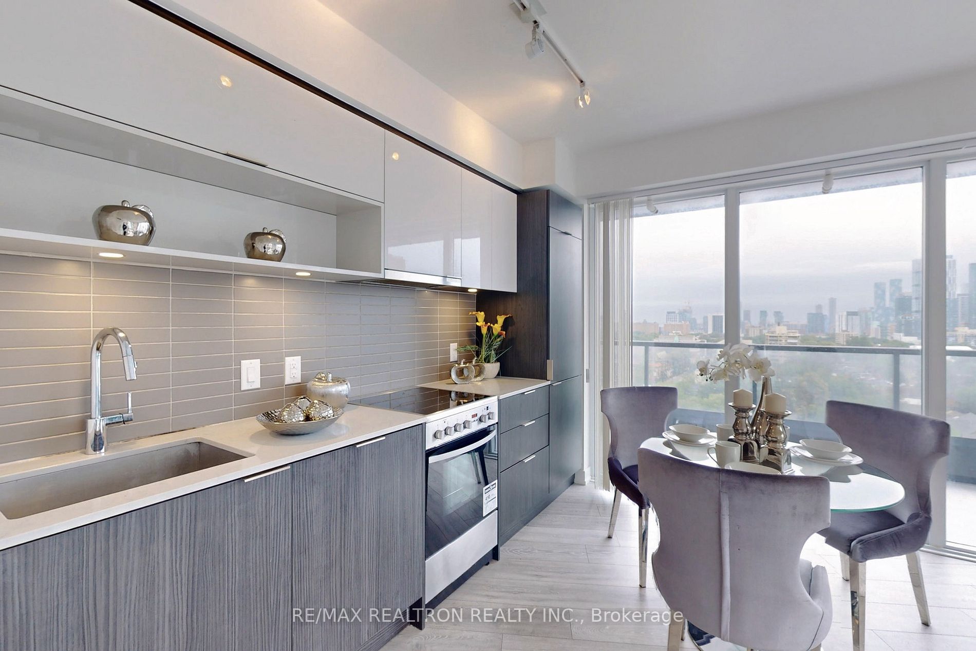 159 Wellesley St E, #908