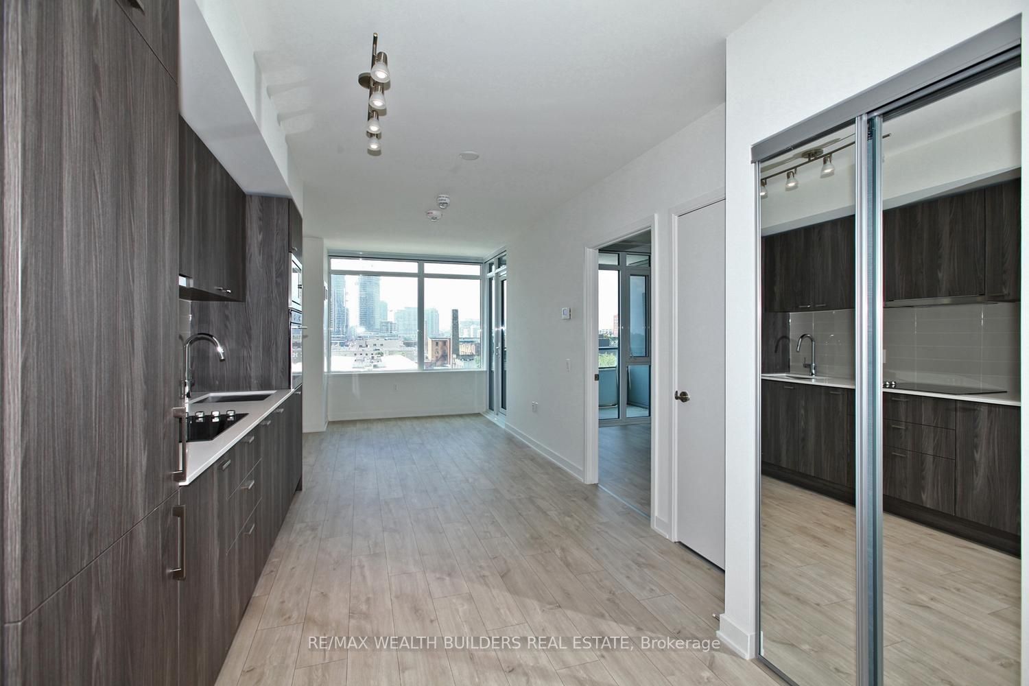 27 Bathurst St, #514W