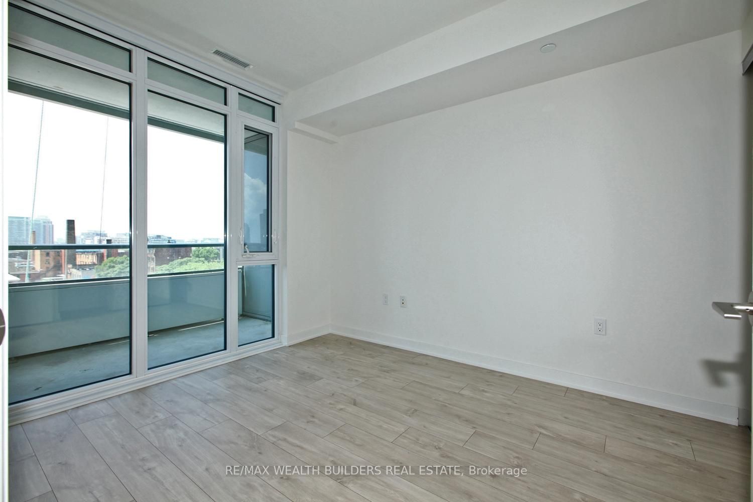 27 Bathurst St, #514W