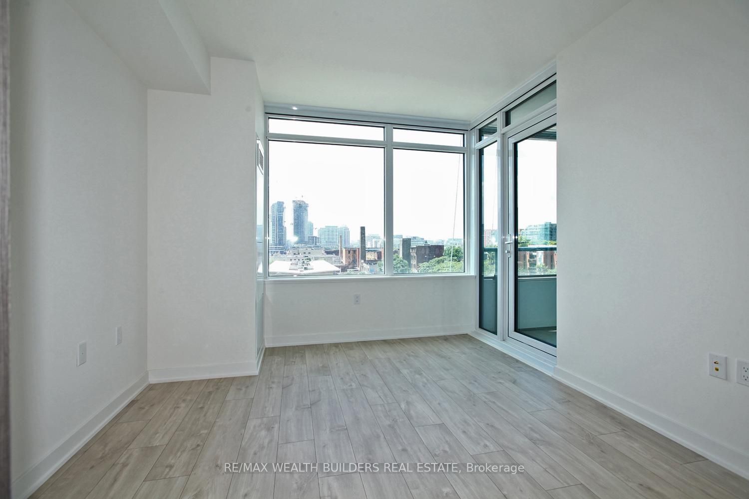 27 Bathurst St, #514W