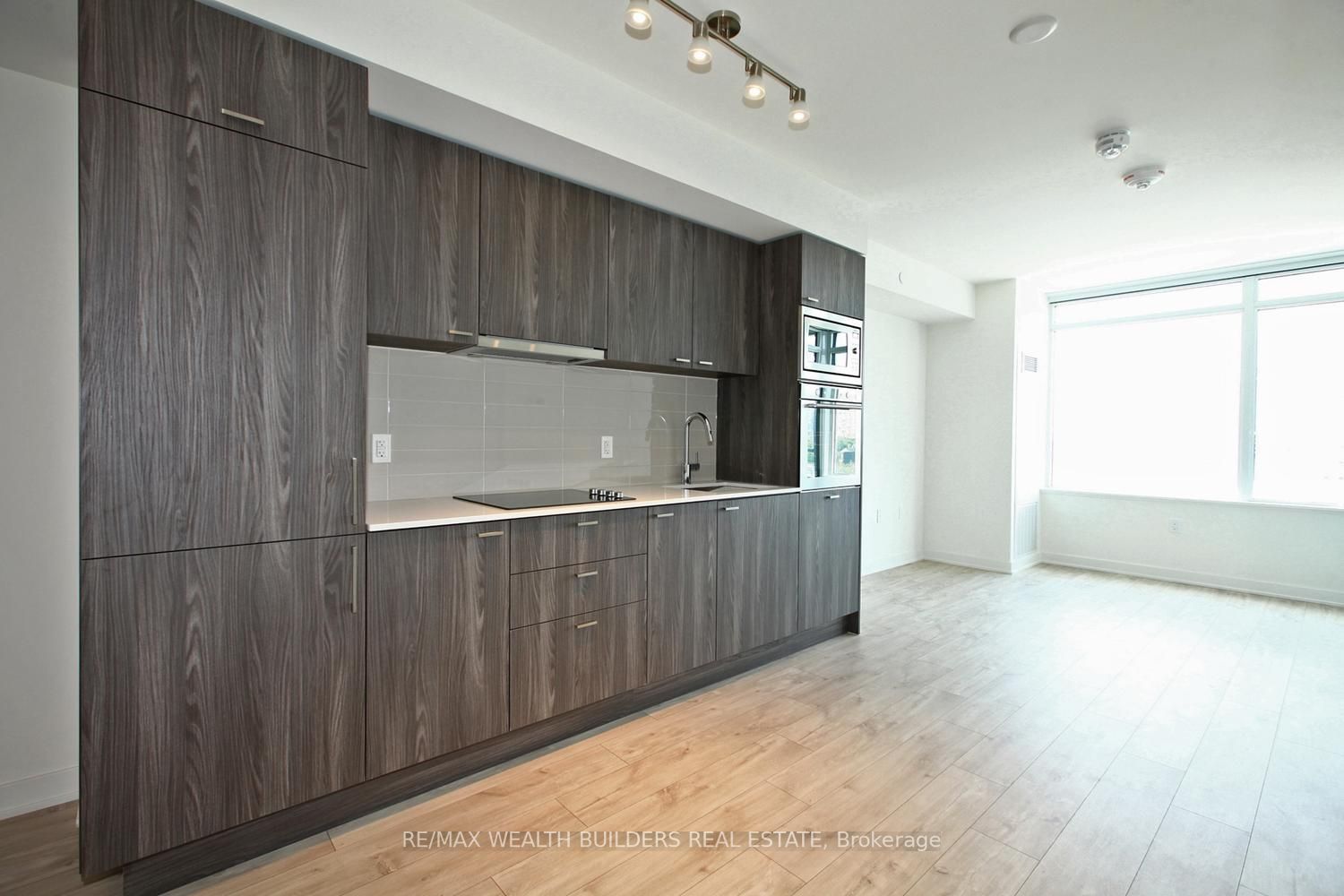 27 Bathurst St, #514W