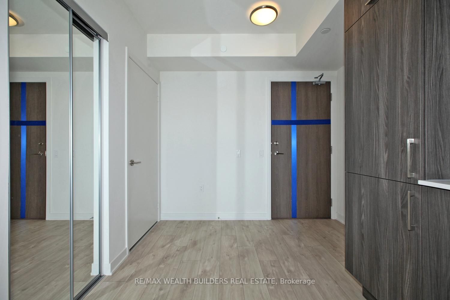 27 Bathurst St, #514W