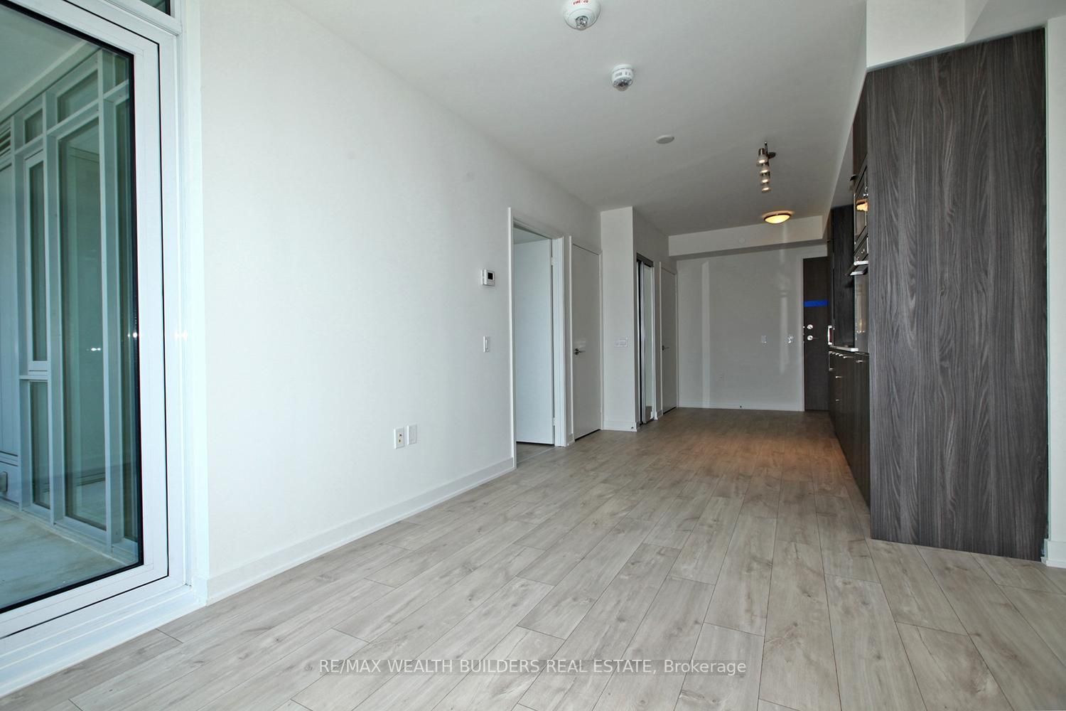 27 Bathurst St, #514W