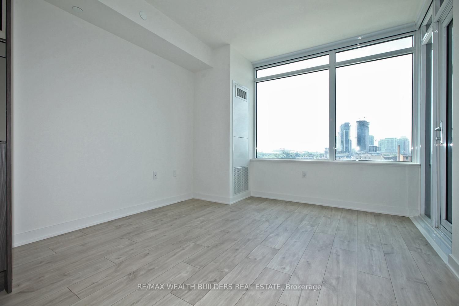 27 Bathurst St, #514W