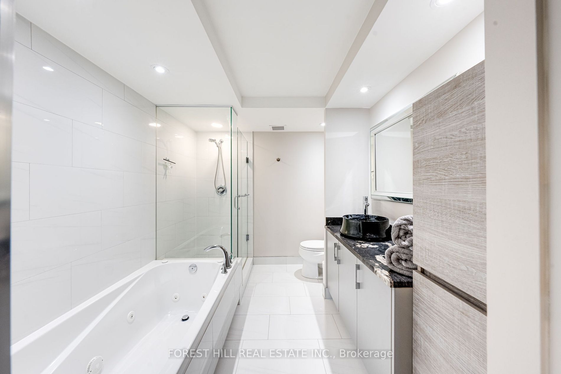 2727 Yonge Street, #416