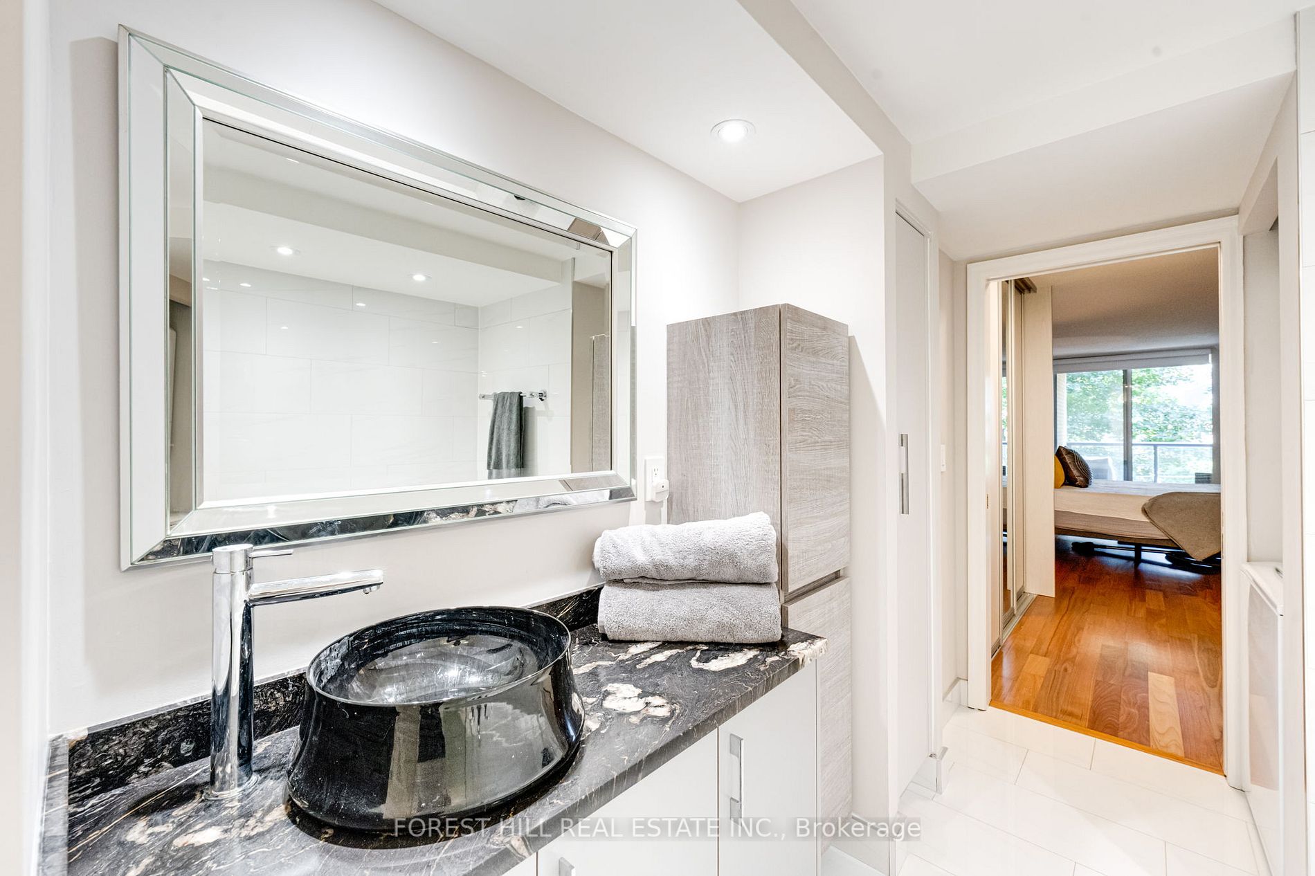 2727 Yonge Street, #416