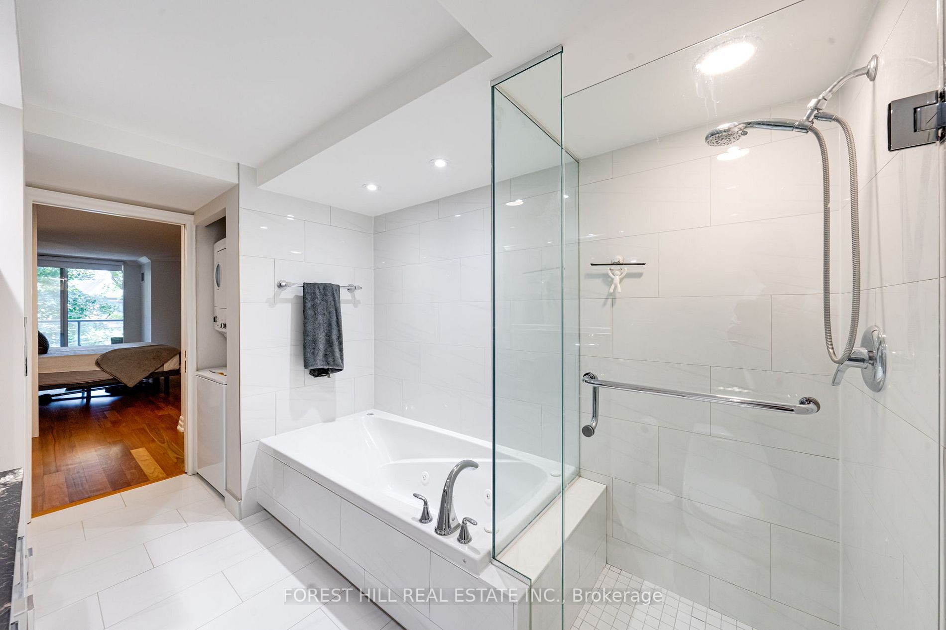 2727 Yonge Street, #416