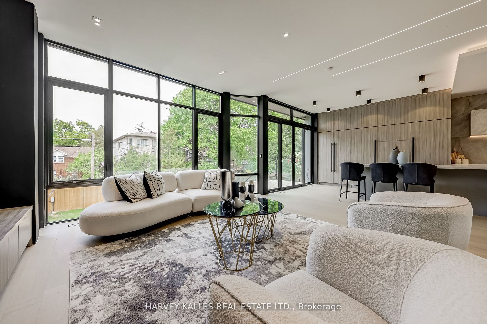 70 Dunblaine Ave