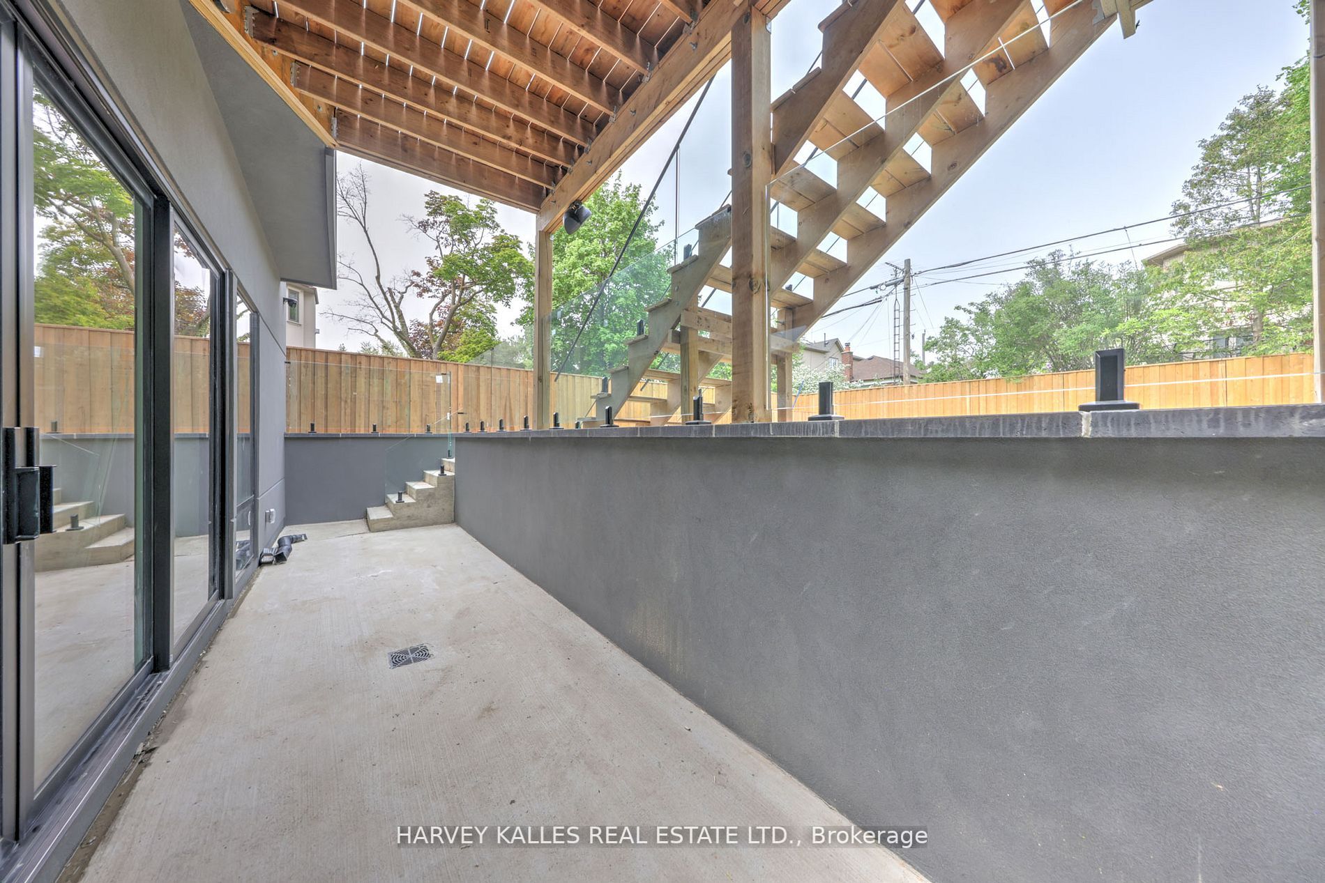70 Dunblaine Ave