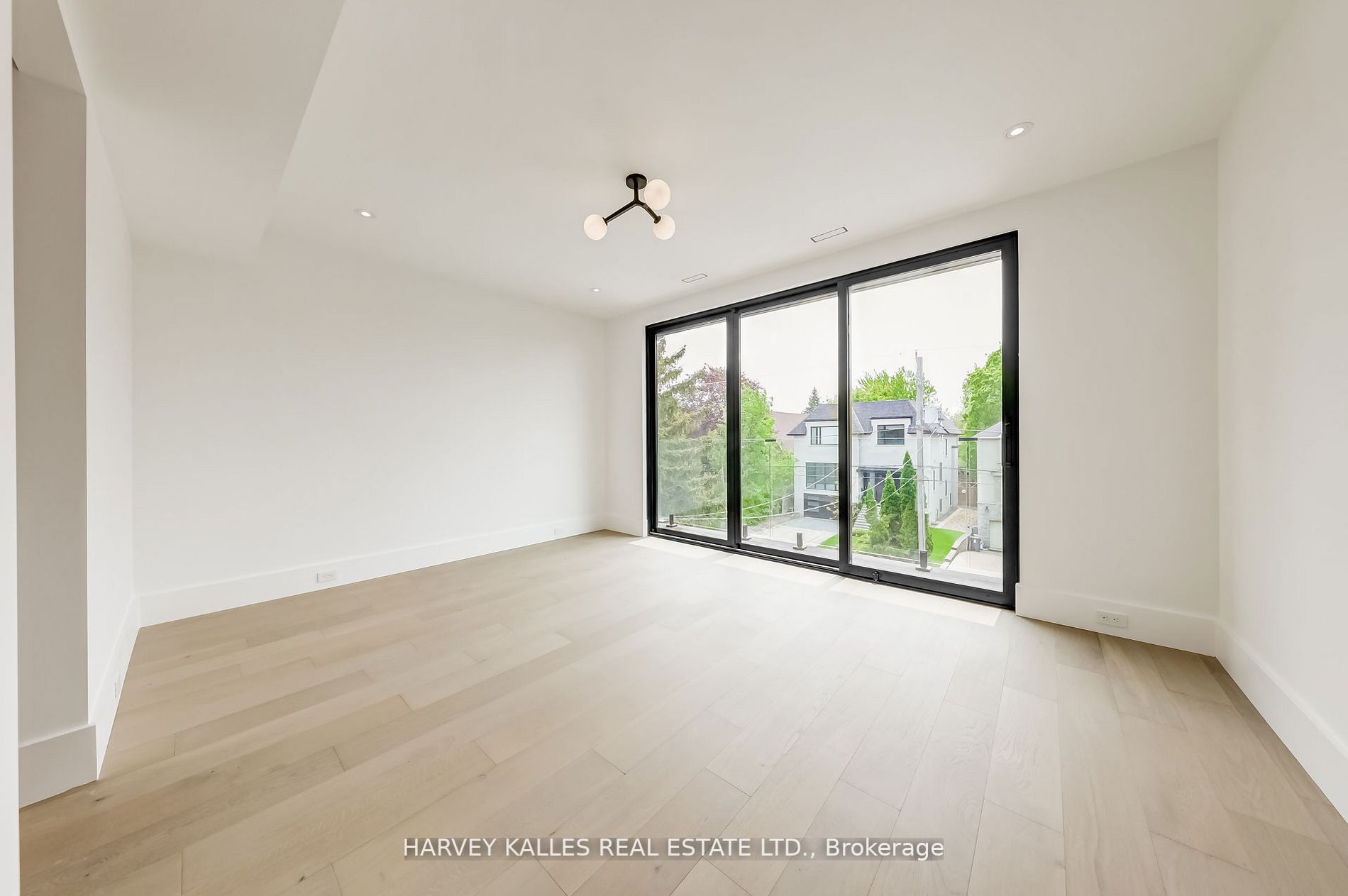 70 Dunblaine Ave