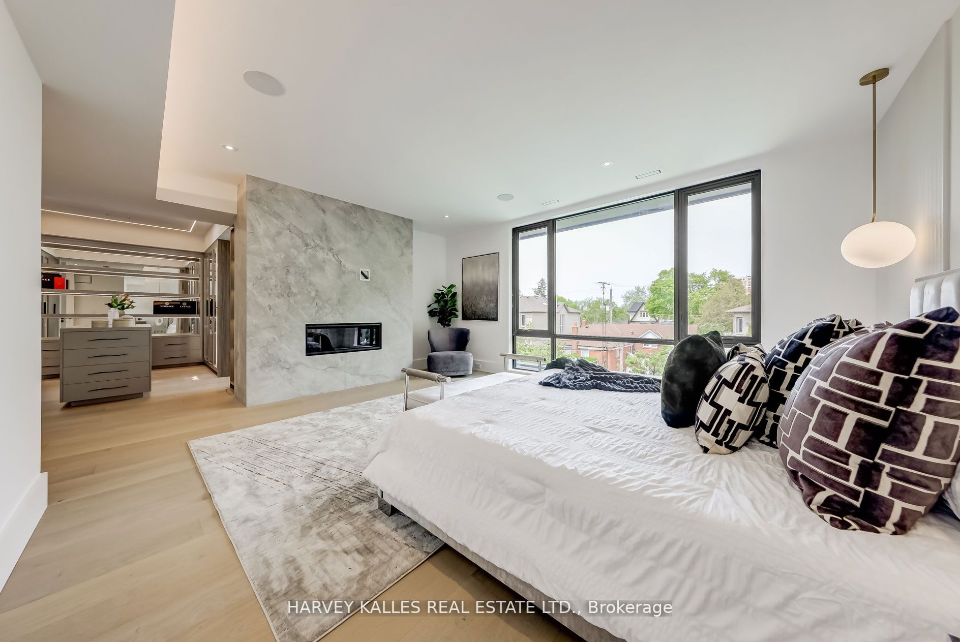 70 Dunblaine Ave