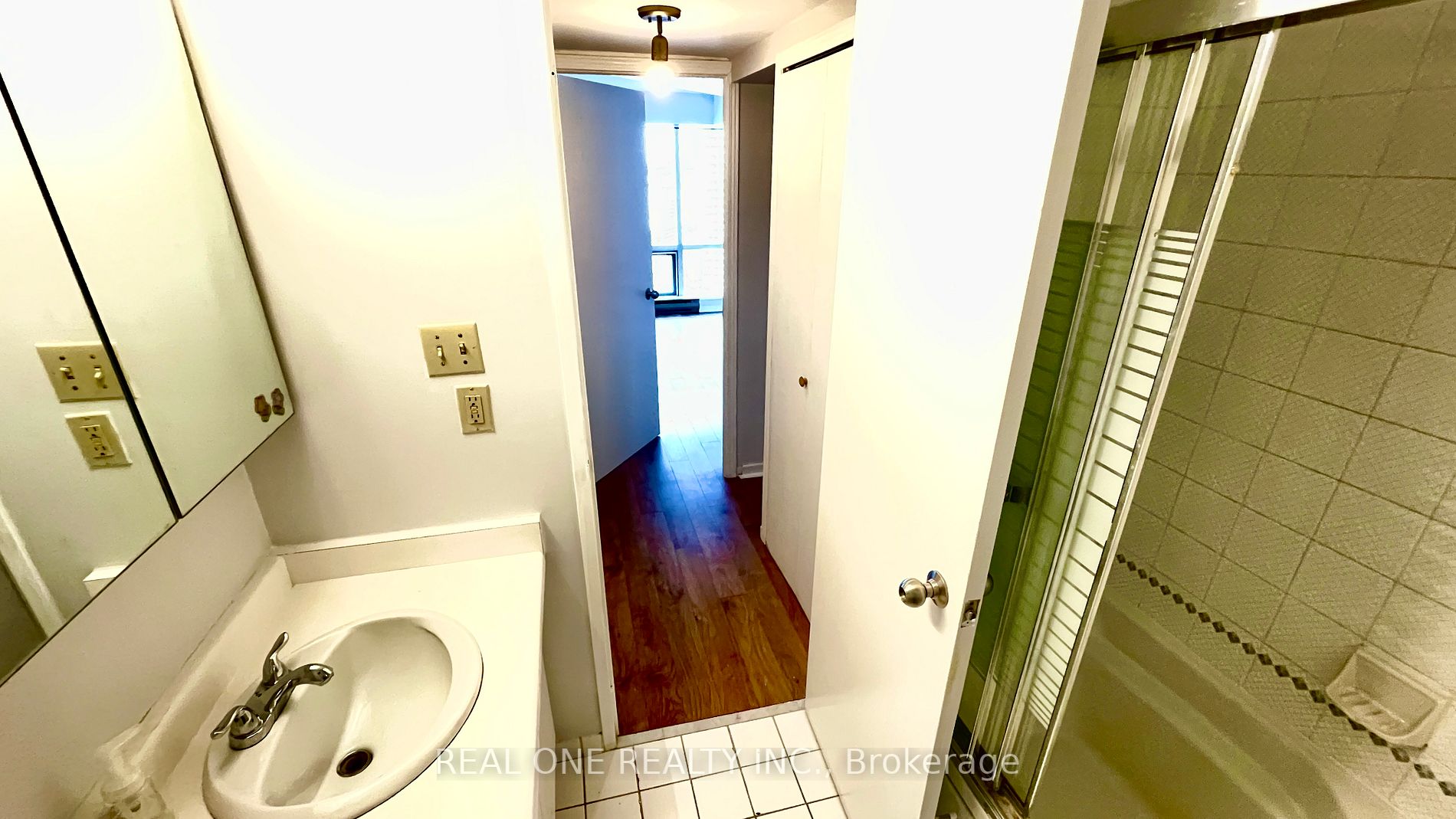 1001 Bay St, #2517