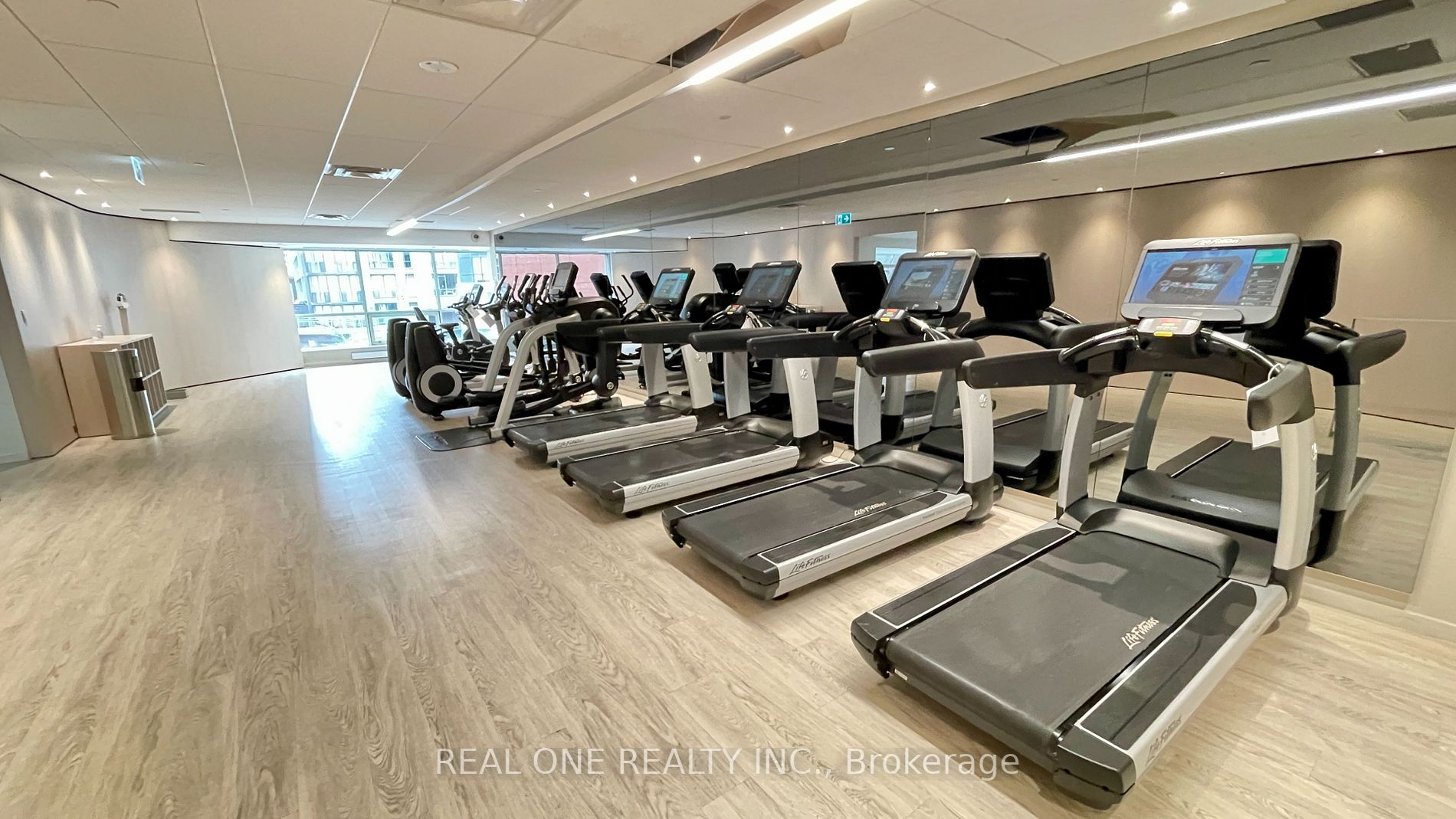 1001 Bay St, #2517