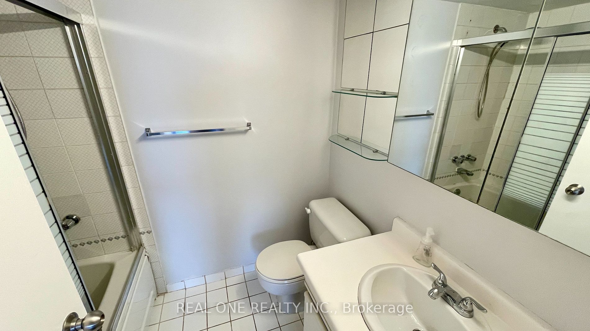 1001 Bay St, #2517