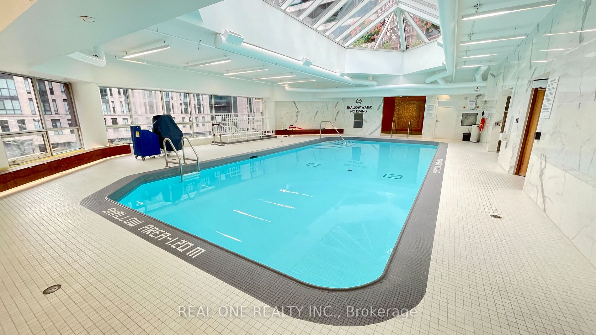 1001 Bay St, #2517