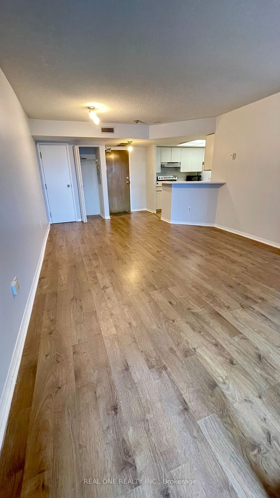 1001 Bay St, #2517