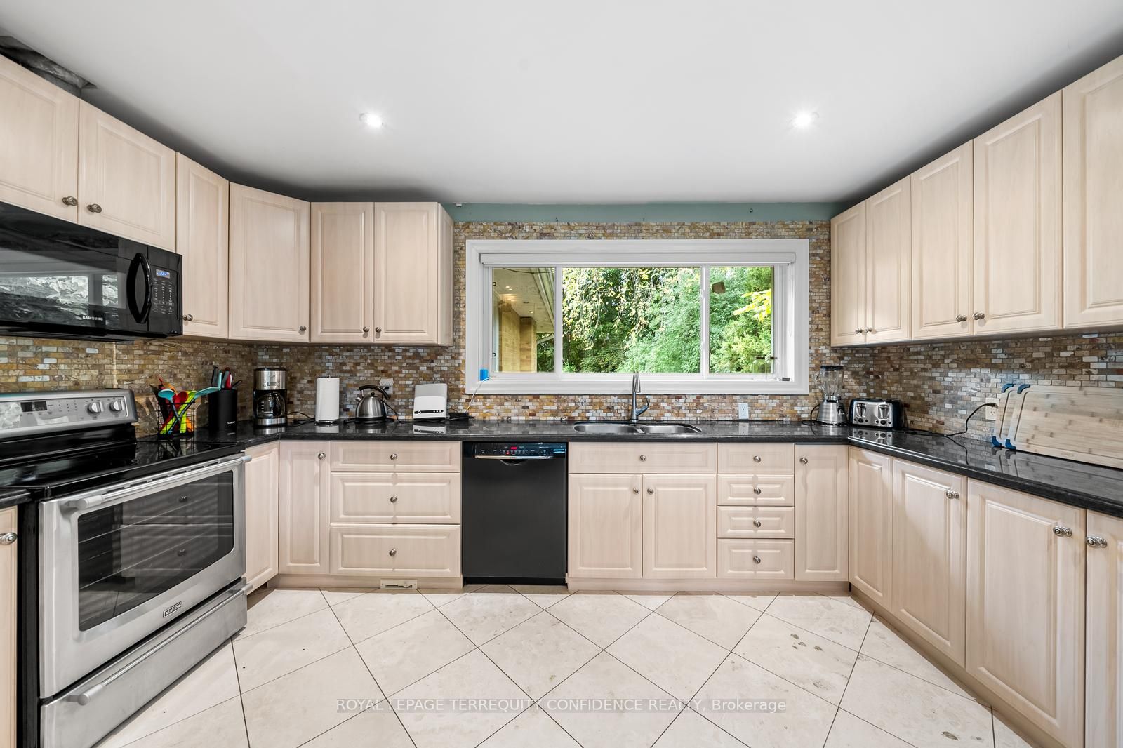 58 Burbank Dr