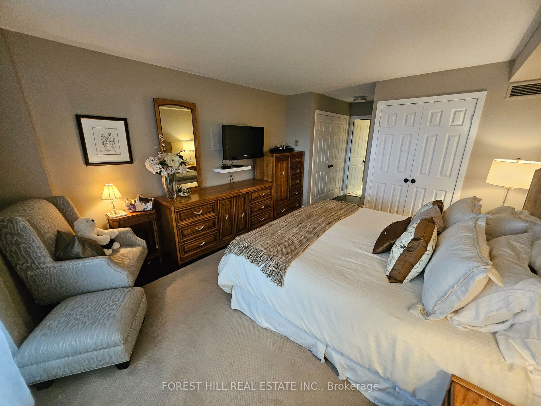 85 Skymark Dr, #1005