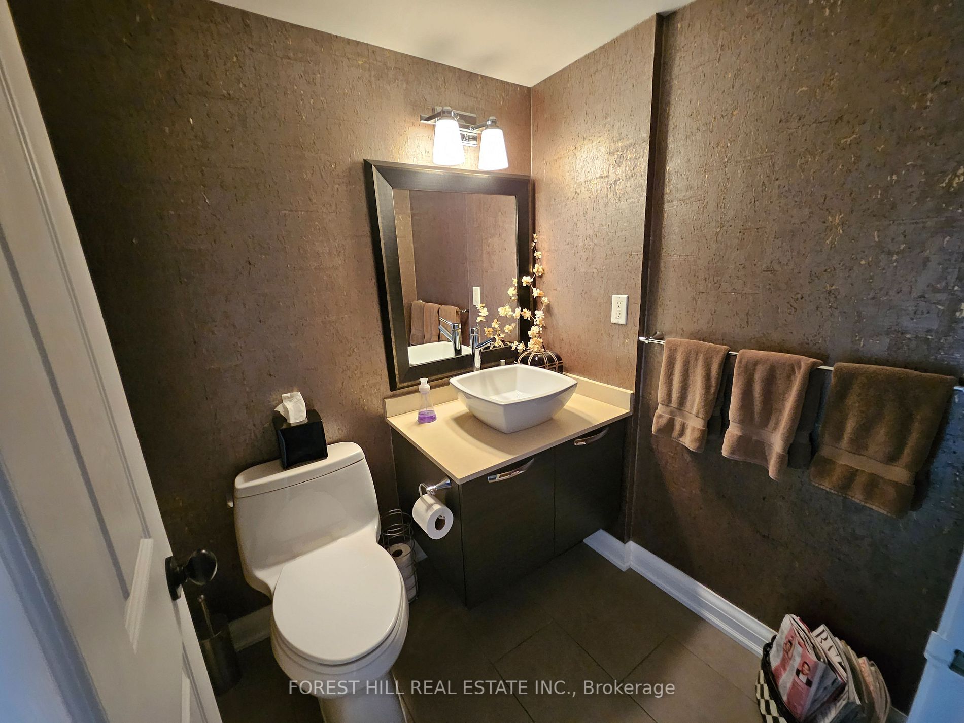 85 Skymark Dr, #1005