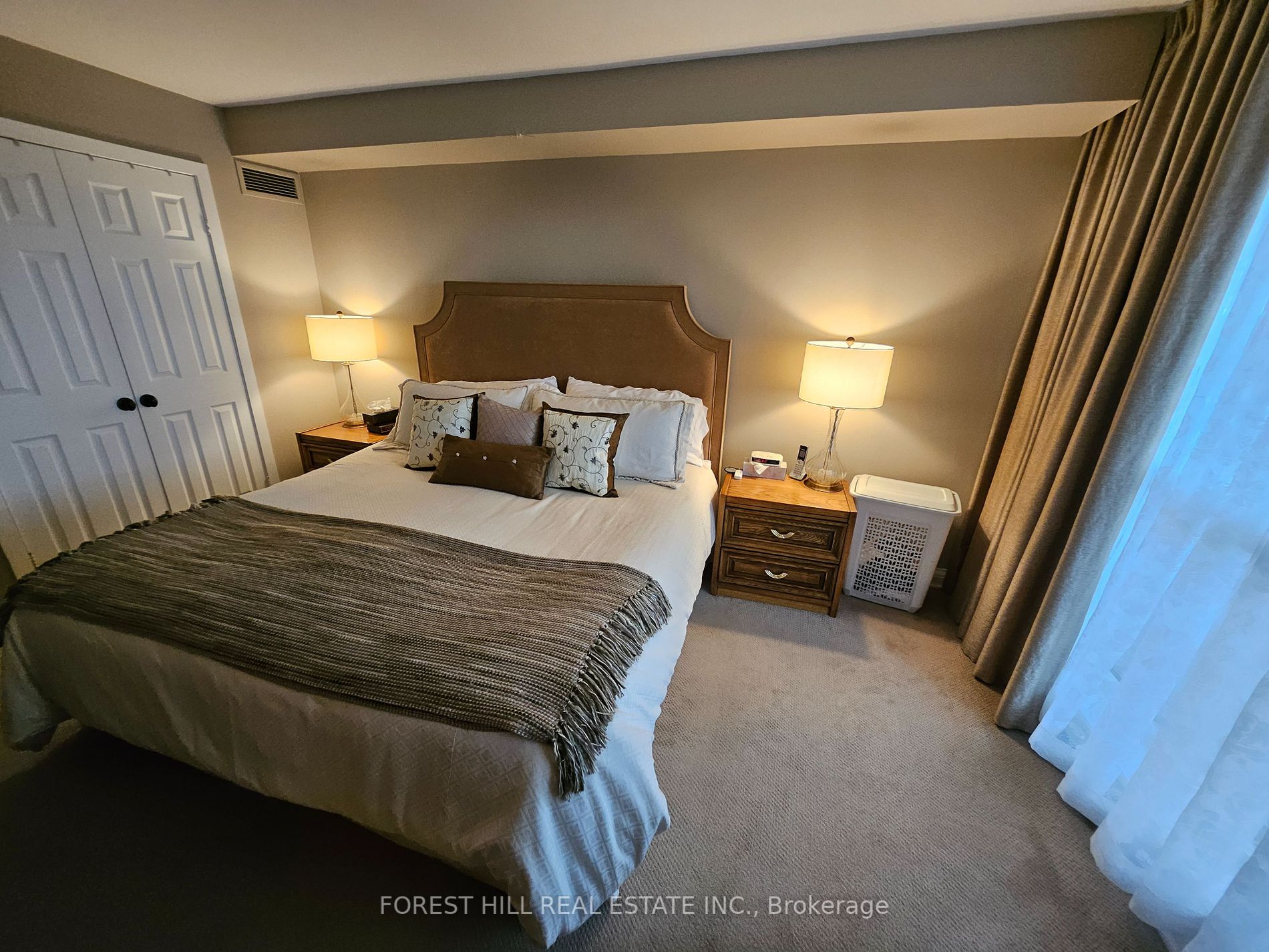 85 Skymark Dr, #1005