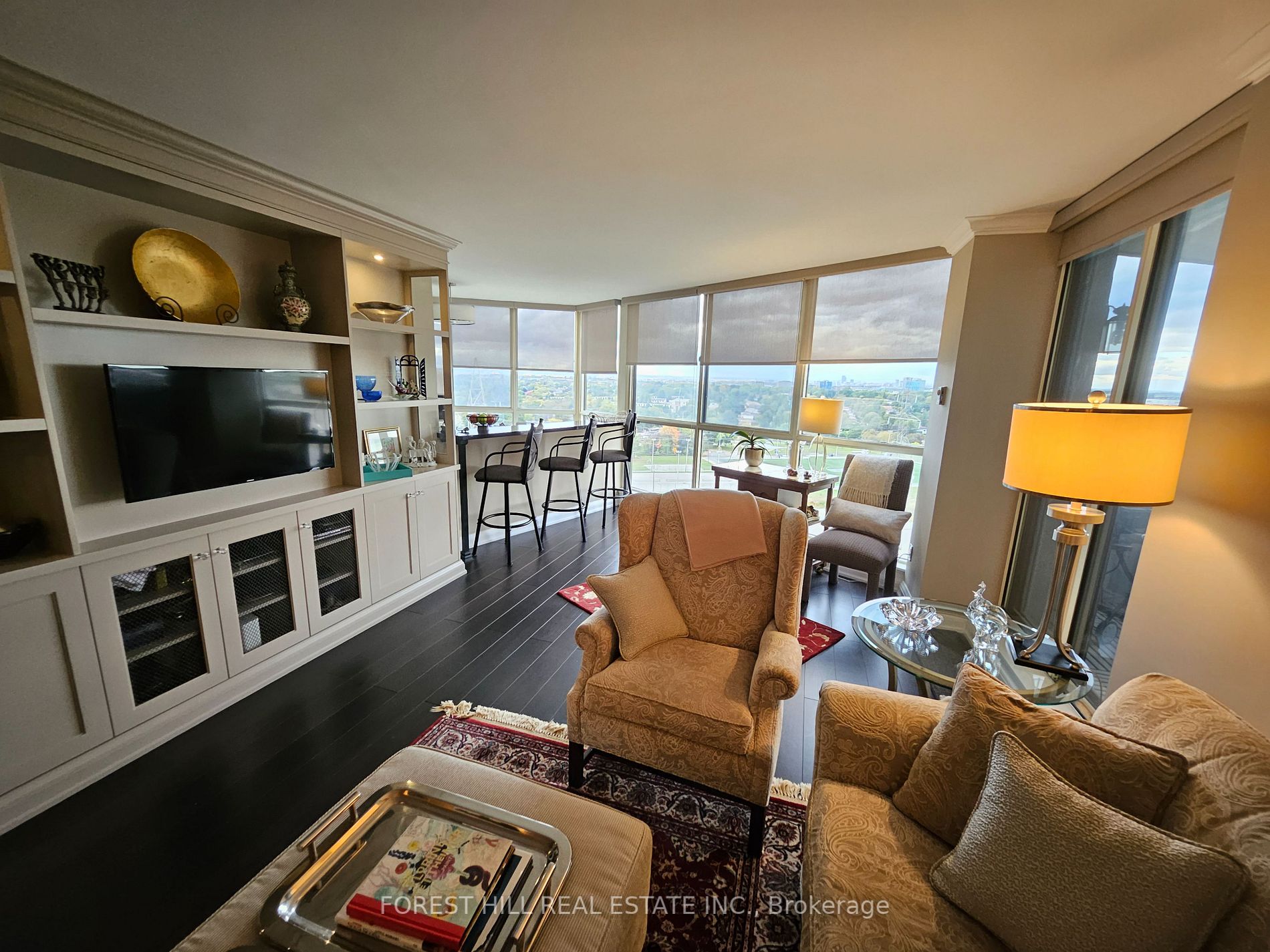 85 Skymark Dr, #1005