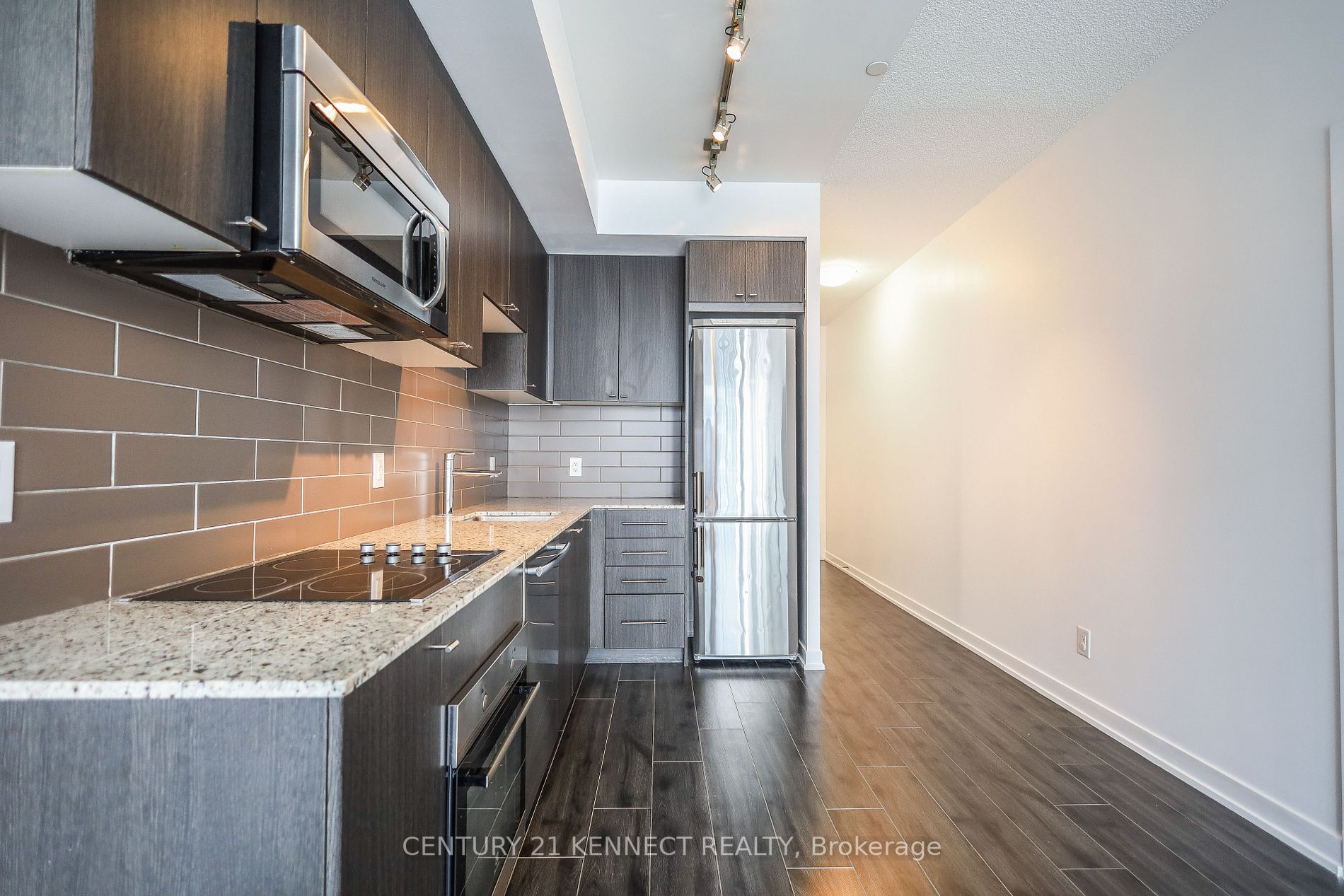 18 Rean Dr, #711
