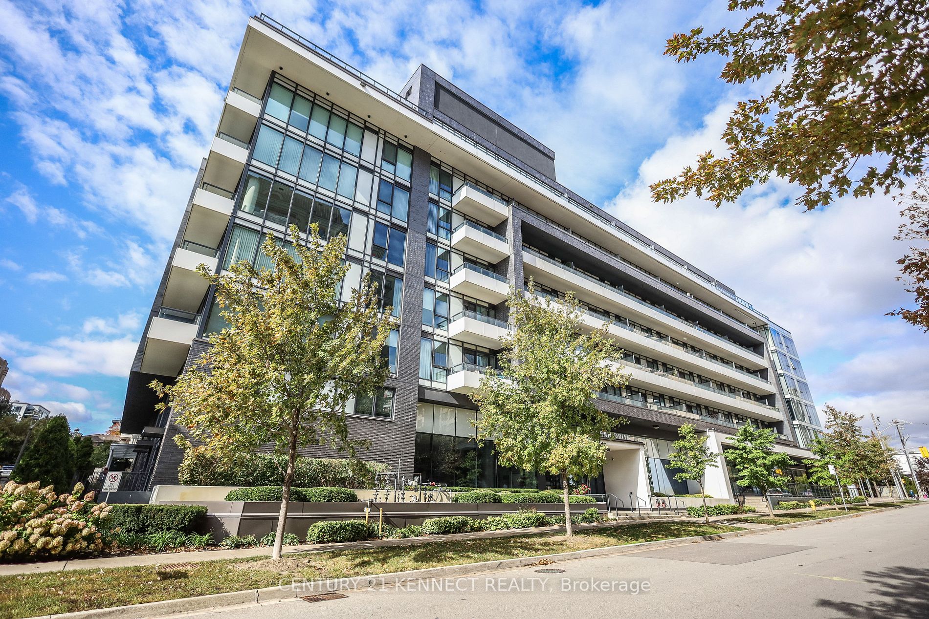 18 Rean Dr, #711