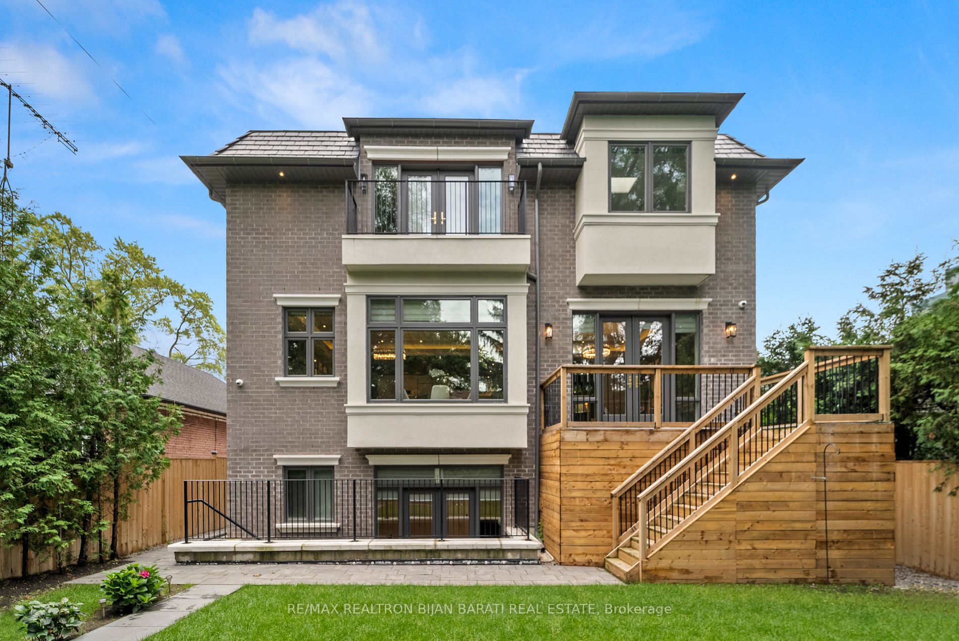 172 Maplehurst Ave