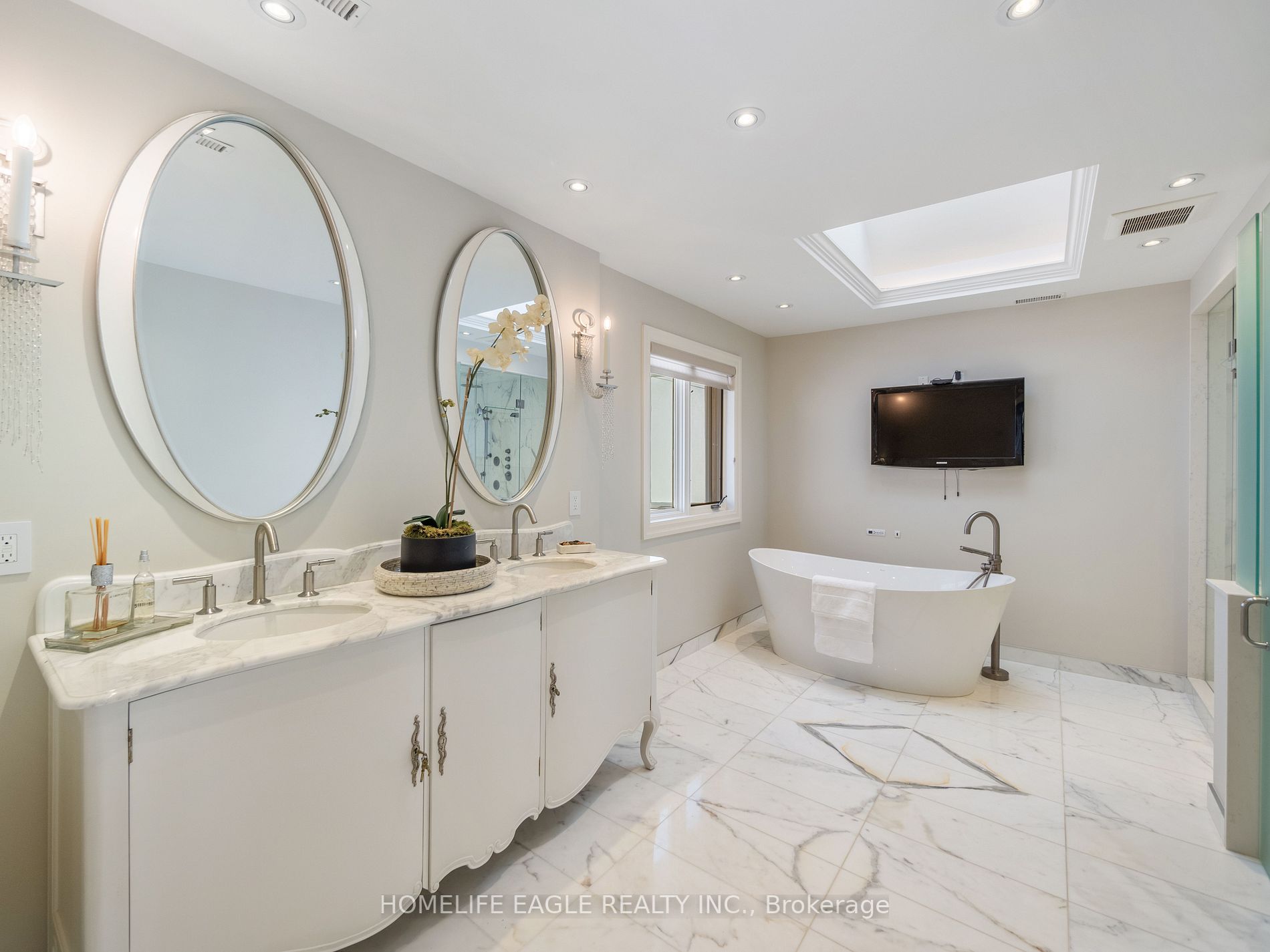 149 Dunvegan Rd