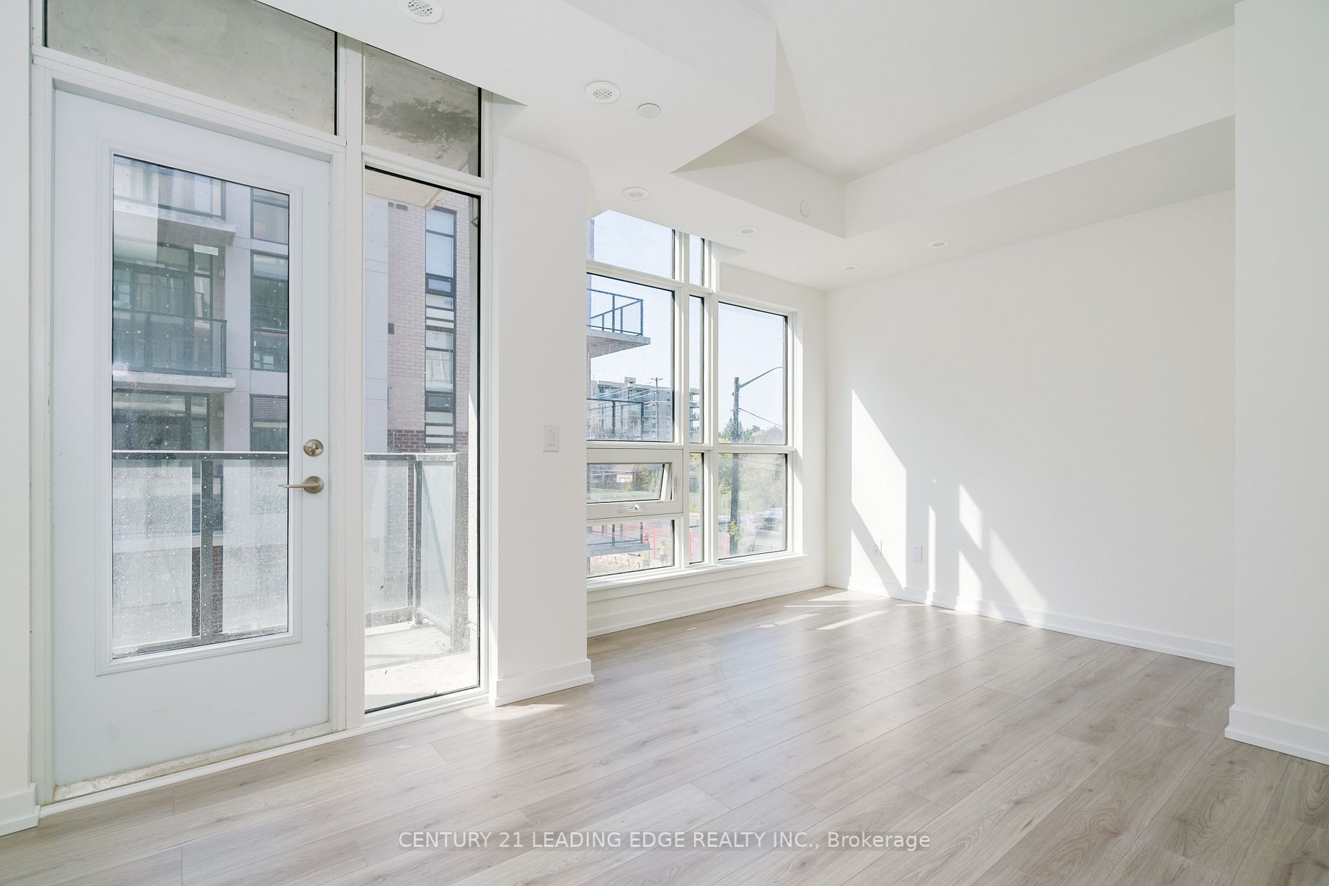 871 Sheppard Ave W, #37